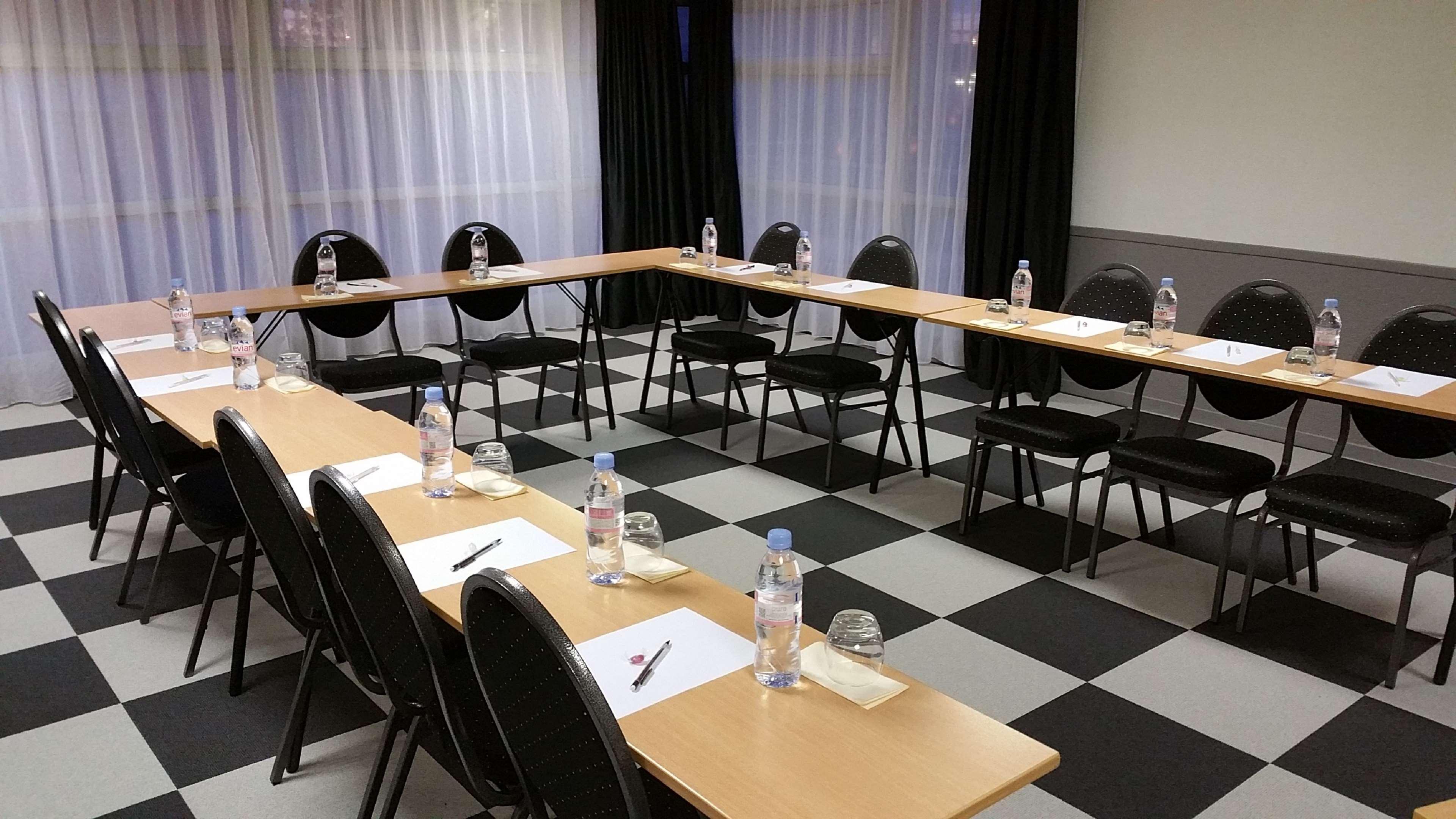 Hotel Kyriad Tours St Pierre Des Corps Gare Saint-Pierre-des-Corps Εξωτερικό φωτογραφία